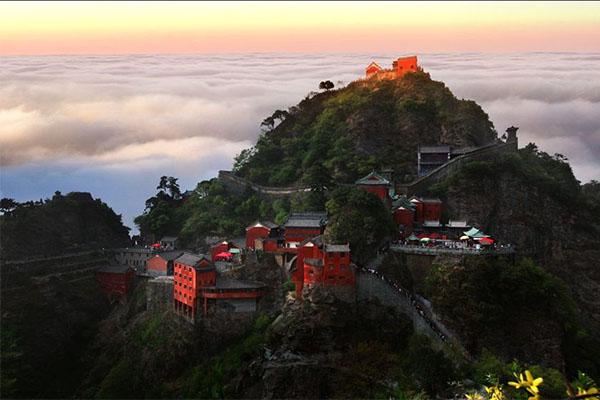 湖北十大著名旅游必去景点，特别是黄鹤楼、神农架、武当山值得一去  -图6