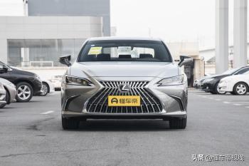 新车 | 雷克萨斯ES 300h Silver银辉限定版实拍：售42.39万 配专属套件  -图2