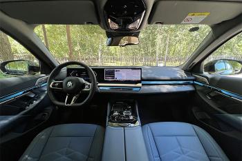 选它还是选奔驰E级？实拍体验新一代BMW 5系530Li车型  -图14