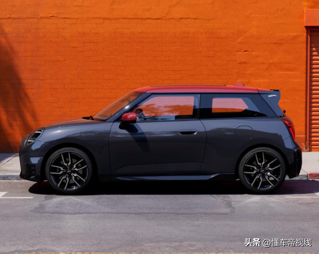 新车 | 延续卡丁车般驾驶感受？海外试驾全新电动MINI COOPER  -图10