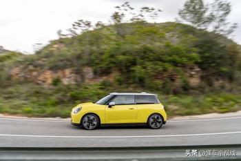 新车 | 延续卡丁车般驾驶感受？海外试驾全新电动MINI COOPER  -图27